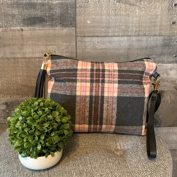 Plaid Crossbody - Picture 16 of 16